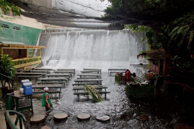 Waterfalls Restaurant Villa Escudero San Pablo City 3