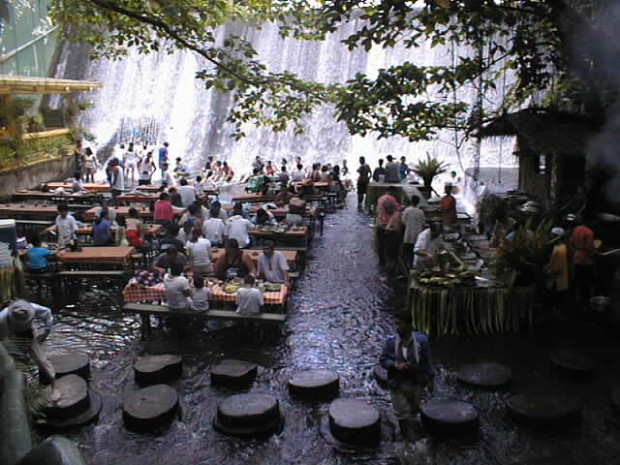 Waterfalls Restaurant Villa Escudero San Pablo City 6